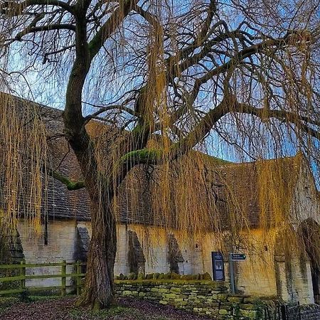 Period Apartment, Great Views, In Heart Of Town. Bradford-On-Avon Bagian luar foto