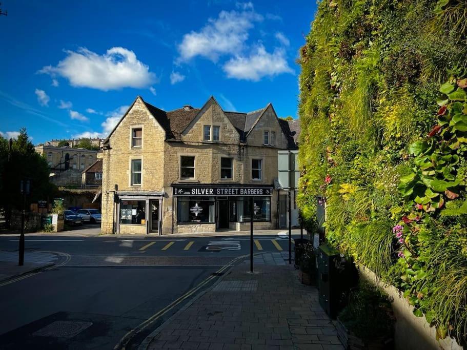 Period Apartment, Great Views, In Heart Of Town. Bradford-On-Avon Bagian luar foto